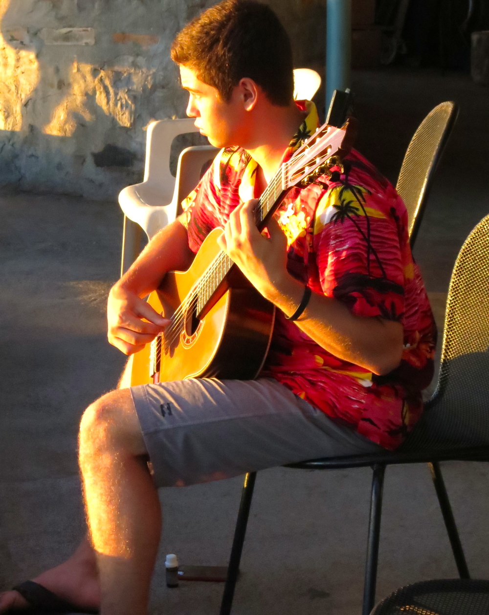Ben Werdegar warming up at the Lahaina Jodo Mission (2014)